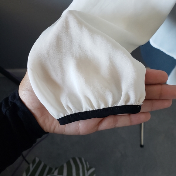 Ladies dressy top - Picture 4 of 4